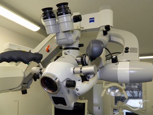 ZEISS Operationsmikroskop für mikroskopische Behandlungen